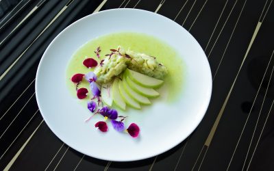 Salada de Bacalhau marinado com lima e algas acompanhado de maçã verde